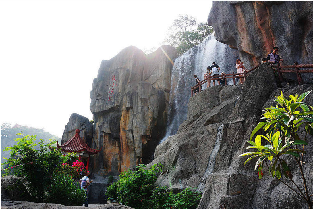 大型公园塑石假山跌水瀑布景观欣赏
